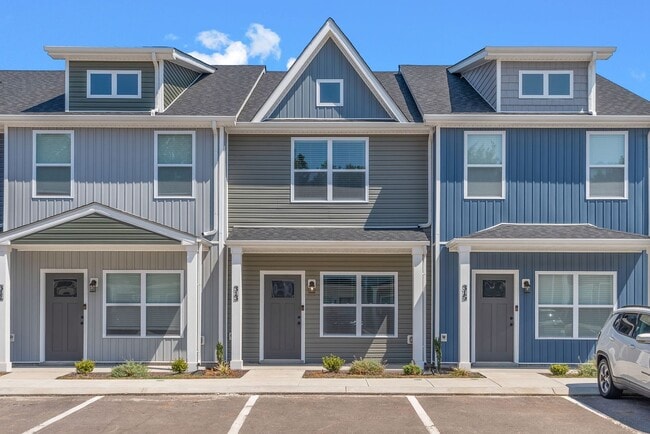 Pet Friendly Two Bedroom! - Pet Friendly Two Bedroom! House