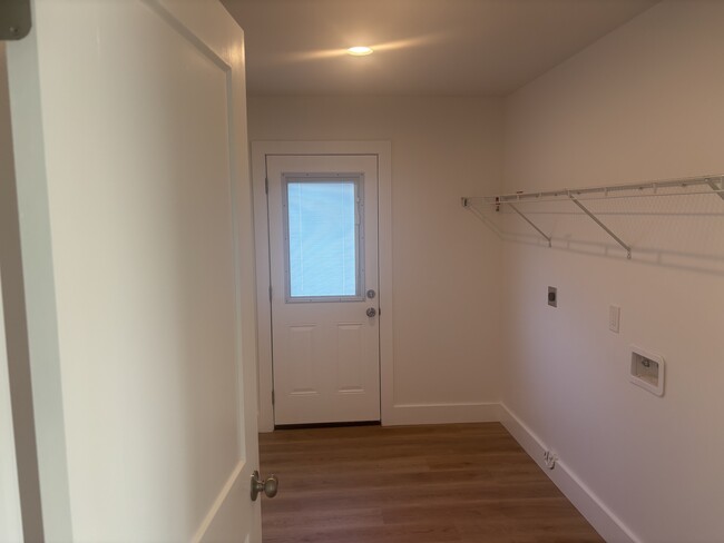 Photo - 2305 Weyer St House