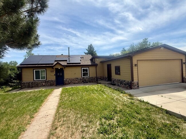 Building Photo - Spacious Remodeled Single Family Ranch Home in Golden!