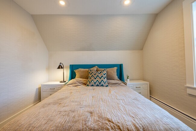 Photo - 483 Broadway Unidad 3