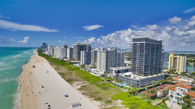 Photo - 5875 Collins Ave Unit # 1008