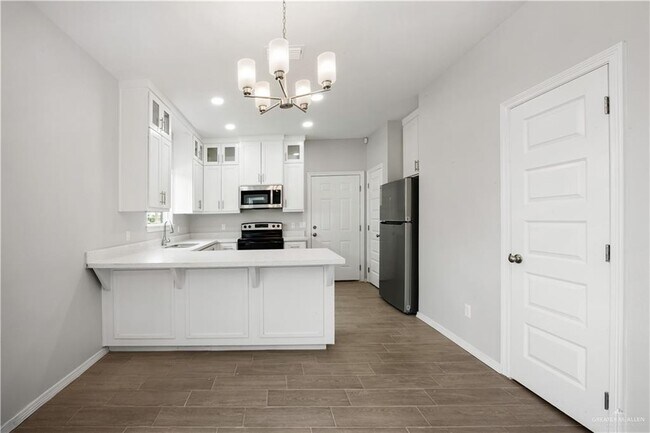 Photo - 12 Deluxe St Unit 2