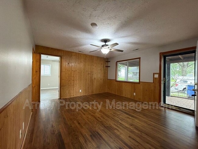 Photo - 2122 N 32nd St