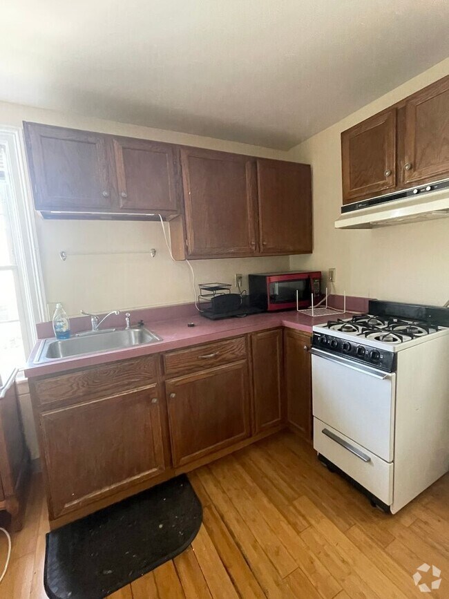 Building Photo - 113 Elmwood Ave Unit 113 Elmwood Ave Rental