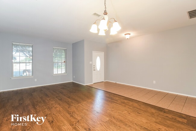 Photo - 3700 Dunlavy Rd