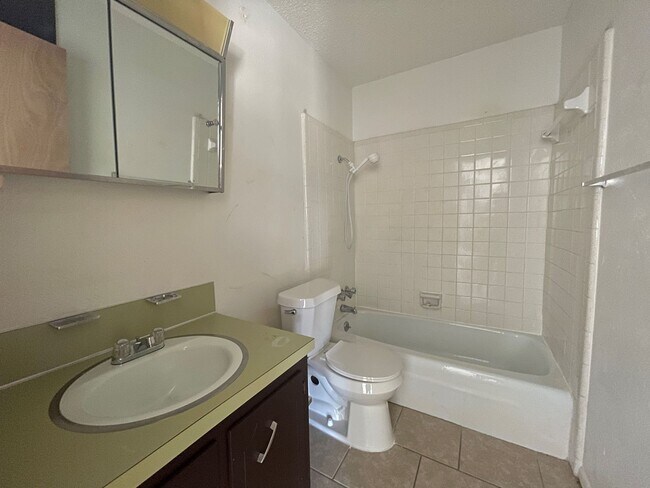 Photo - 2211 Wheeler Ave Unit Apt B