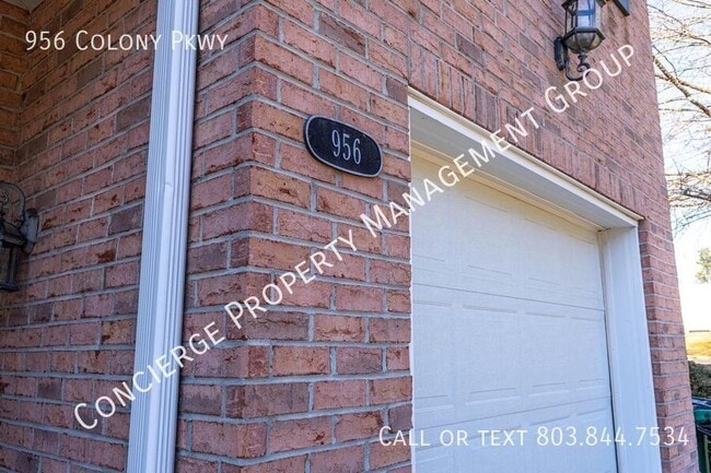 Photo - 956 Colony Pkwy House