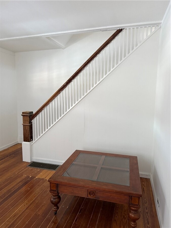 Photo - 459 Brainard Pl