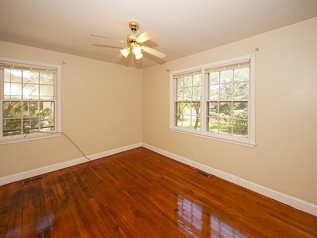 Photo - 939 Dill Ave