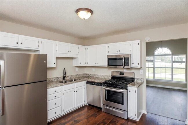 Photo - 37 Ridgefield Dr
