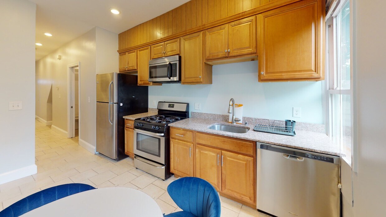 Photo - Private bedroom in 3 bed/1 bath Home
