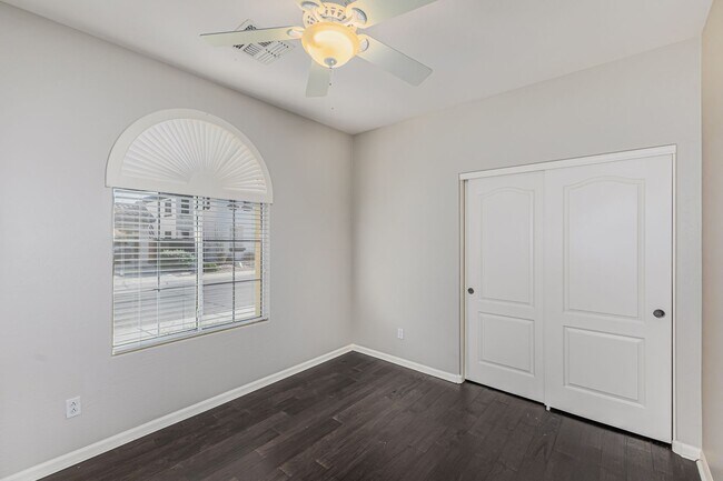 Photo - 2058 E Flint St