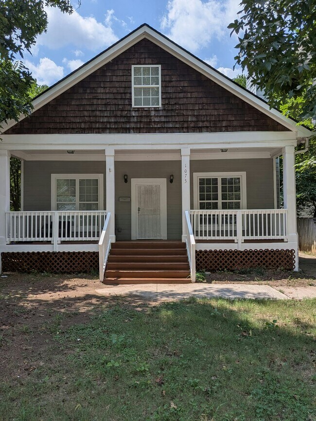 Building Photo - 1075 McDaniel St SW Rental