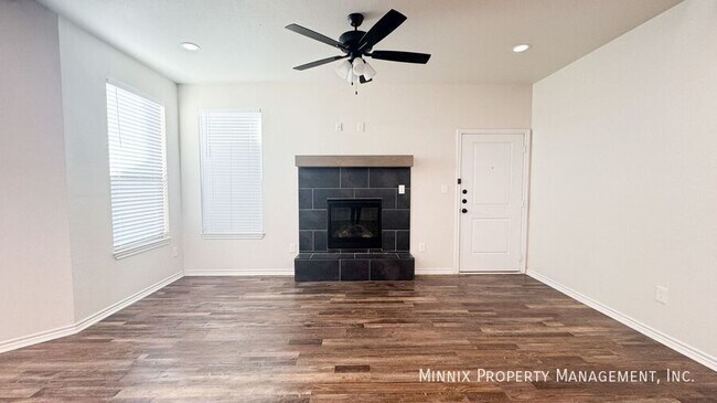 Photo - 5526 122nd St