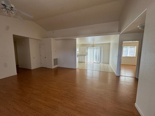 Photo - 3 bedroom house in quiet Green neighborhood