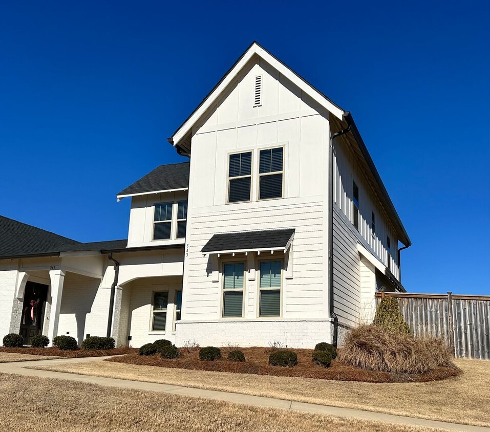 Photo - 543 Grey Oak Circle Auburn, AL 36830