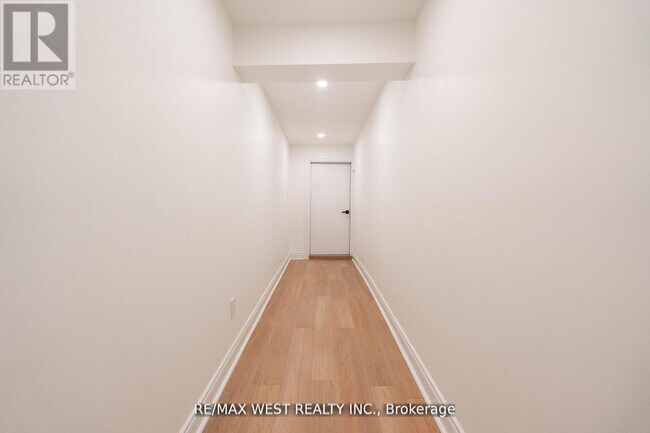 Photo - 75 Wright Crescent