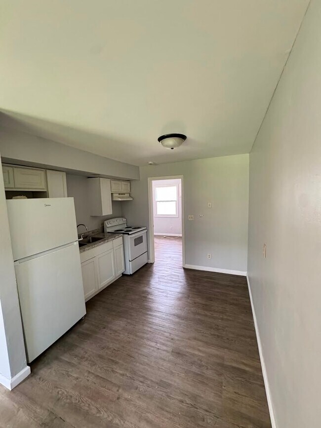 Photo - 1328 Juniper Dr Unit #4 - 1/1b