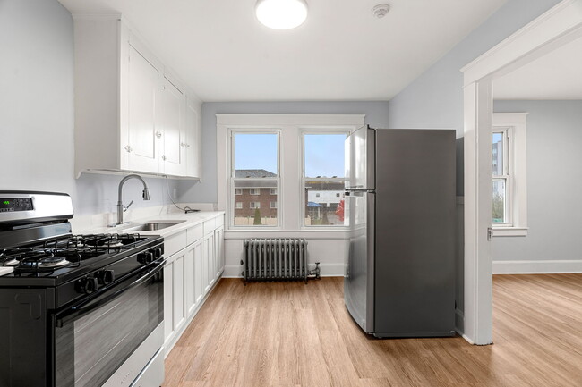 Building Photo - 1281 Middlesex St Unit 6