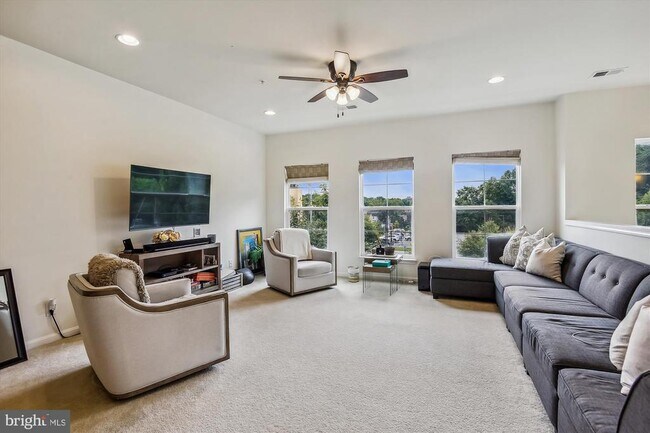 3028 Rittenhouse Cir Unit 40