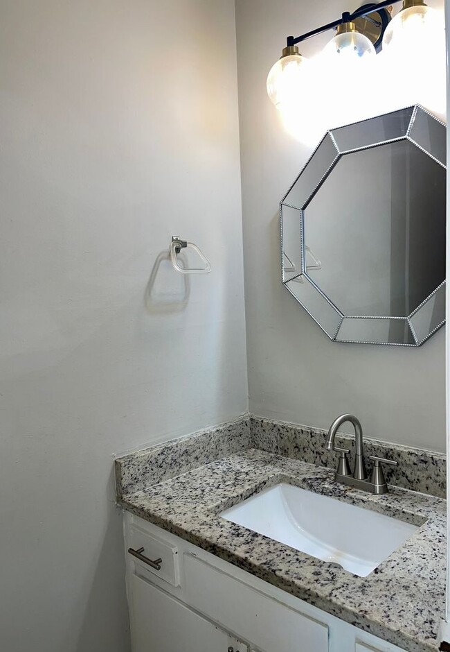 945 Silverwood Dr Unit 945