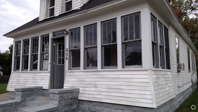 Building Photo - Very Nice! 2BR/1BA Home - Excellent Muskeg...
