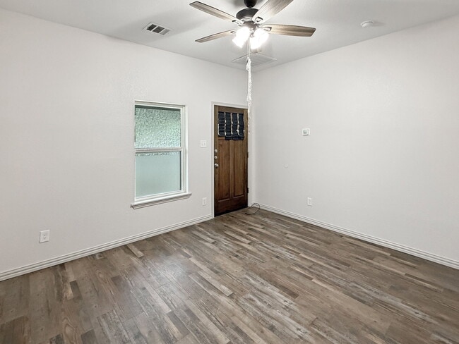 Photo - 2424 Mckinley Ave
