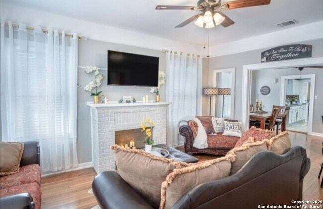 Photo - 123 Dilworth St
