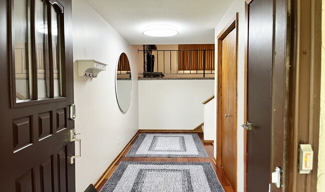 Photo - 3881 Polk St NE