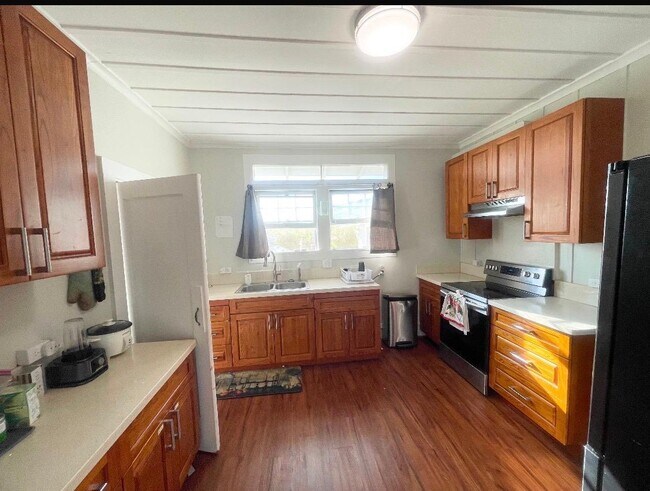 Photo - 1828 Vancouver Dr