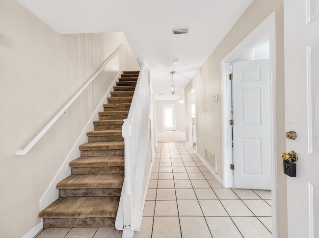 Photo - "Charming 2-Bed Townhouse Retreat on Scenic Oak Ln!"