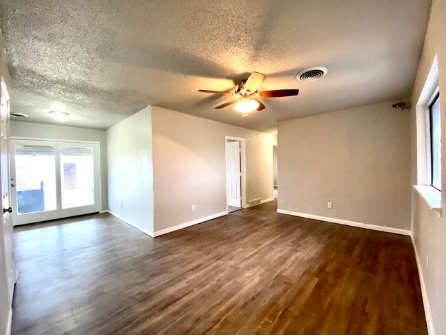 Photo - 5412 S Independence Ave