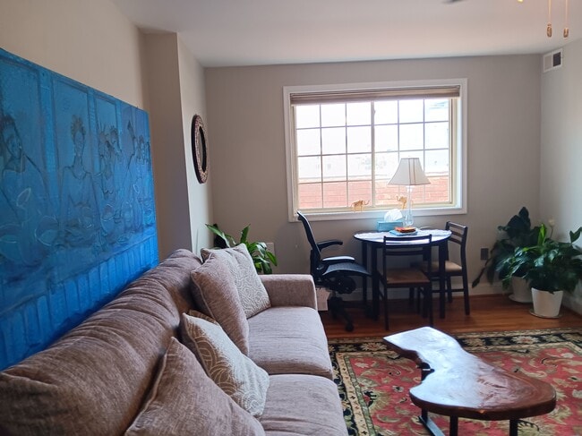 Photo - 718 Park Rd NW Condo Unit 8