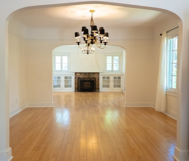 Photo - 1726 N Los Robles Ave