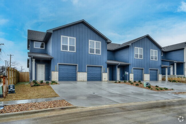 Building Photo - 8411 Adelaide Dr Rental