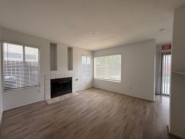 Photo - Lancaster 3 Bedroom + 3 Bathroom