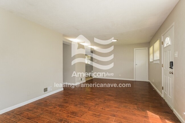 Photo - 221 Mc Alpine Dr