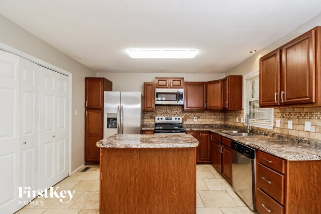 Photo - 4923 Shady Pine Dr