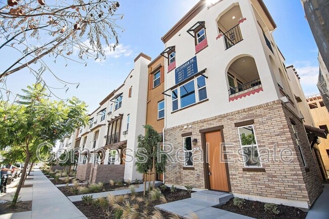 Building Photo - 20 Esfahan Dr