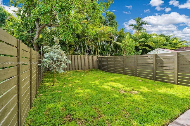 Photo - 2887 SW 33rd Ave