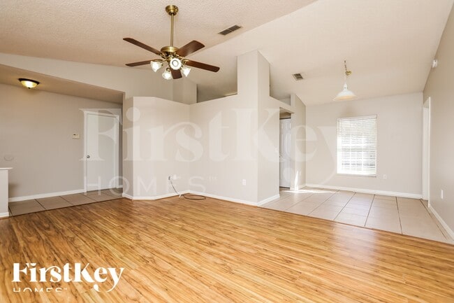 Photo - 2059 Gallagher Ave