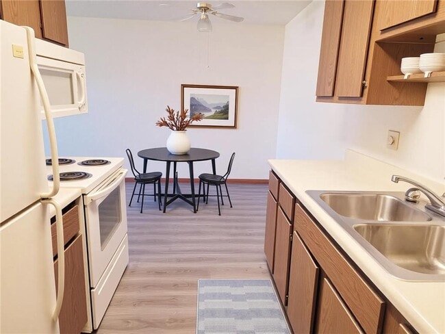 Photo - 11 Park St N Unidad 119