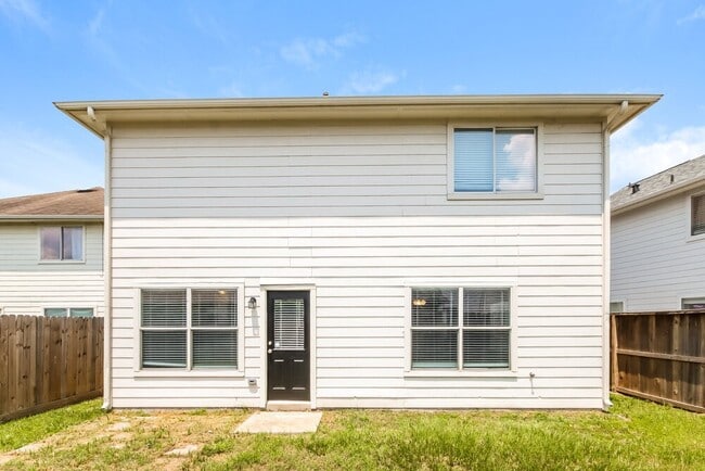 Building Photo - 15026 August Sunset Dr