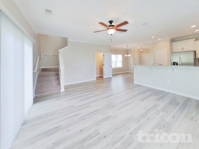 Photo - 437 N Ivestor Ct