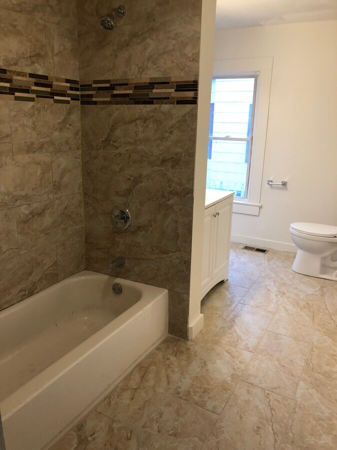 Photo - 451 Tolland St