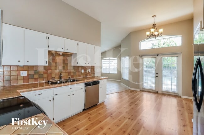 Photo - 2202 Cattleman Dr