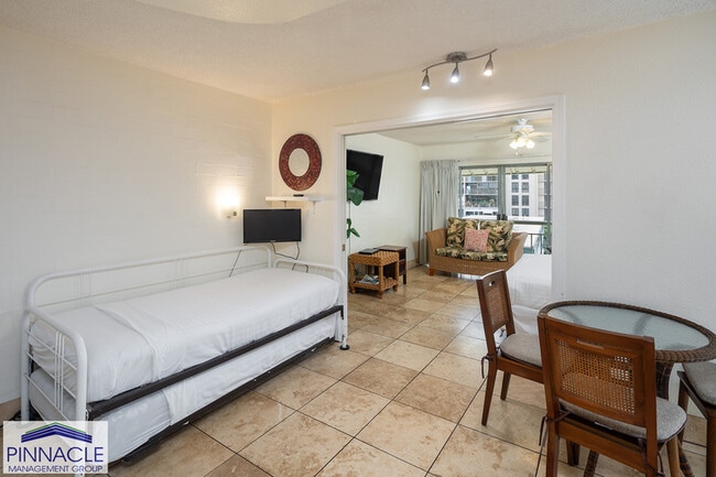 Photo - 240 Lili?uokalani Ave Unit 402