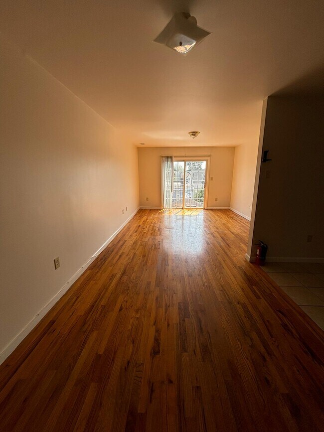 Building Photo - 28 Delavan Pl Unit 2 Rental