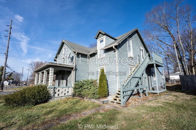 Photo - 156 W Main St