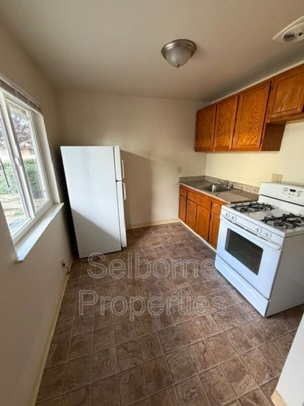 Photo - 1537 8th Ave